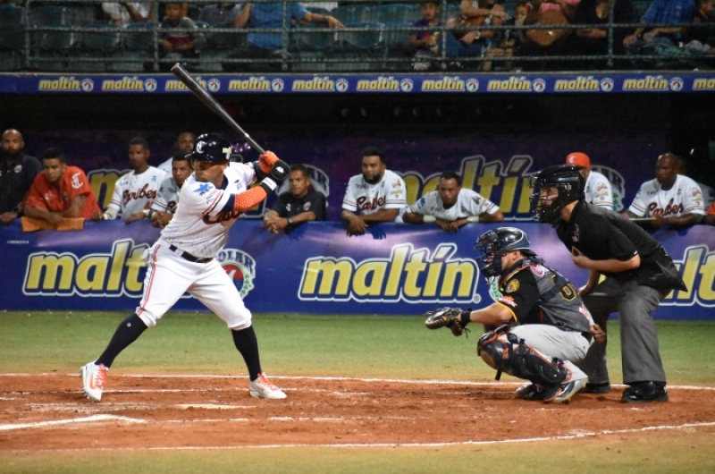 TRIBUNA CARIBE JUEGO DE COMODÍN