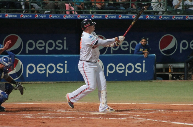 CARIBES A UN PASO DE LA FINAL