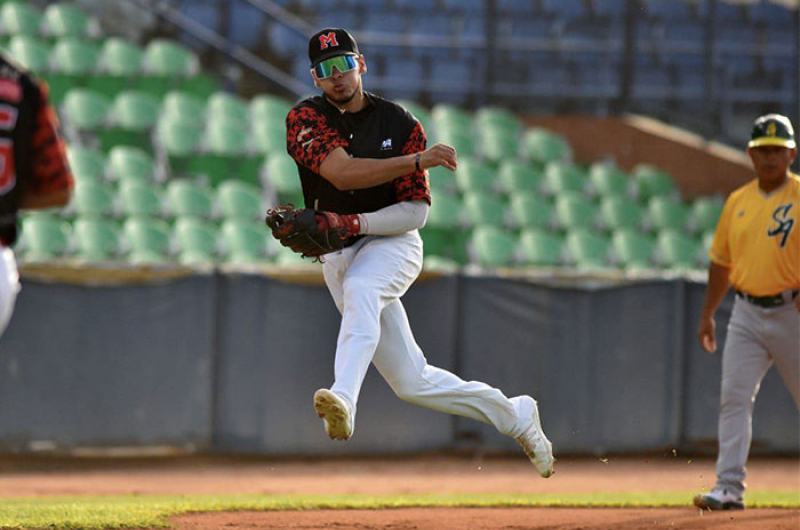EDGARDO FERMÍN ESPERA POR UNA OPORTUNIDAD EN LA LVBP