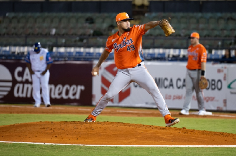 LA TRIBU LE PROPINA BLANQUEO A MAGALLANES