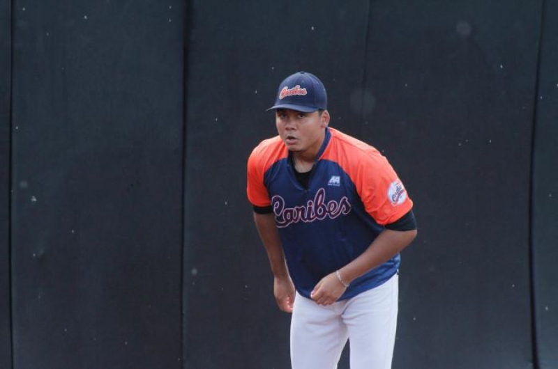 EL BIGLEAGUER EDUARDO SALAZAR SE PREPARA EN EL CHICO