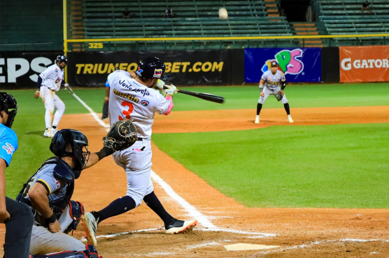 CARIBES GANO CUARTO JUEGO EN FILA