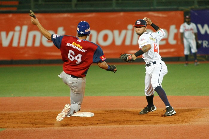 TRIBUNA CARIBE JUEGO #18