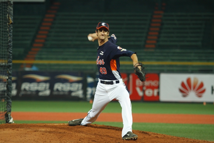 ROBERT WORT PRESENTE