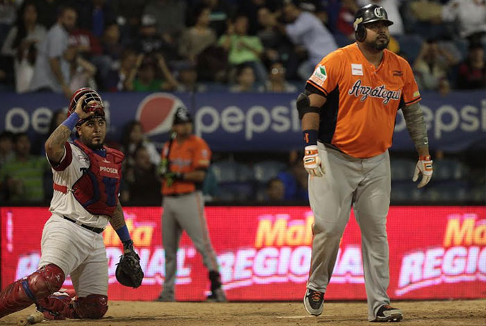 TRIBUNA CARIBE JUEGO #4 SERIE DE PLAYOFF