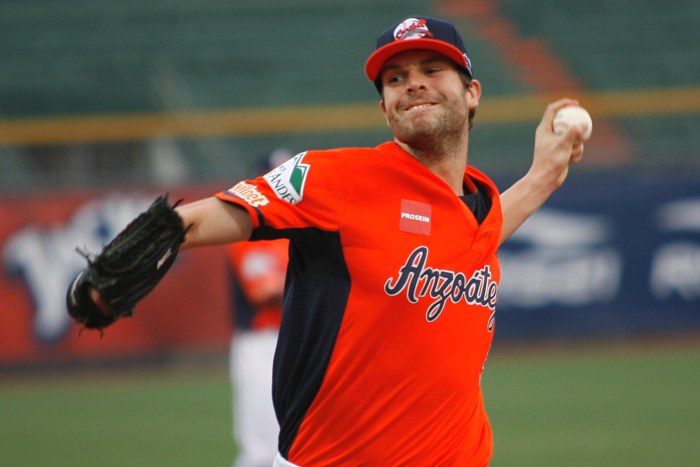 TIBURONES EVITÓ BARRIDA DE LA TRIBU