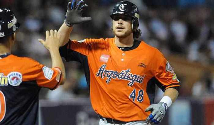 CARIBES DOMÓ A LOS FELINOS