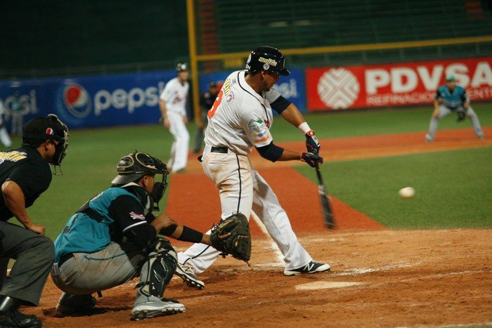 LA TRIBU SE LLEVÓ EL PRIMERO DE LA SERIE