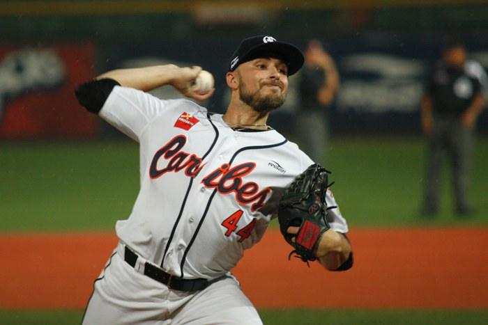 AL MAL TIEMPO, BUENA VICTORIA