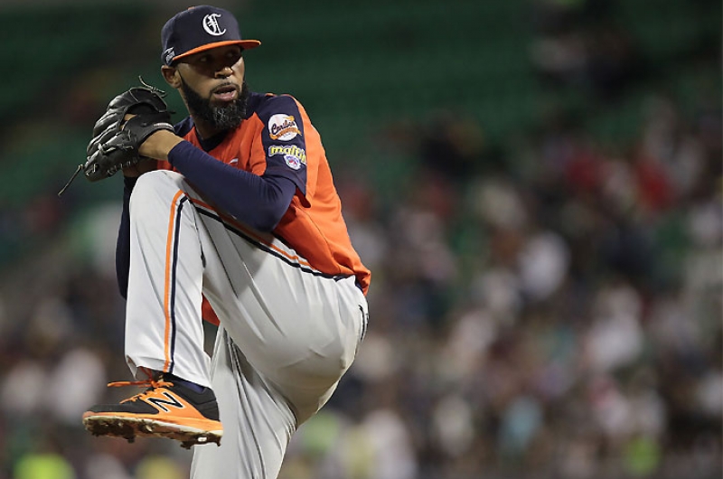 CON BLANQUEÓ CARIBES NIVELÓ LA SERIE