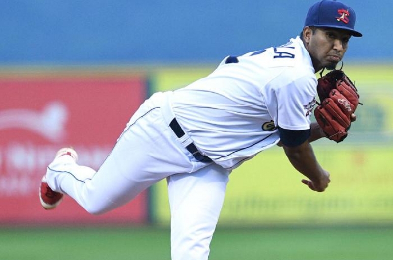 FRANYEL CASADILLA PITCHER DE LA SEMANA