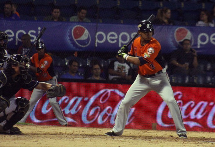 OSCAR SALAZAR GUIÓ TRIUNFO ANTE TIBURONES