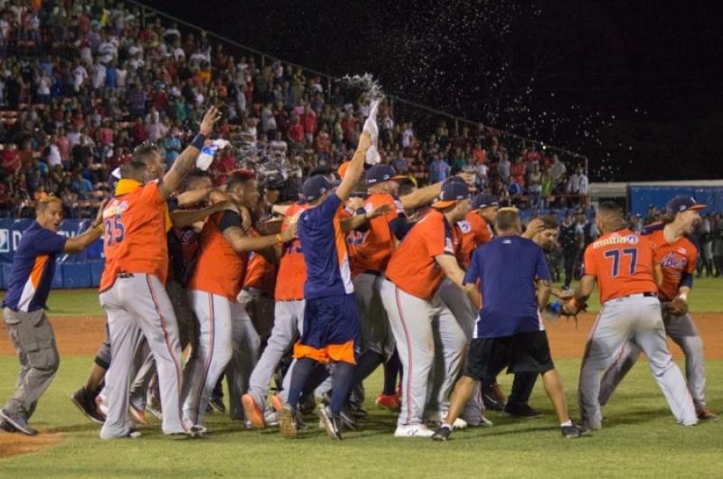 TRIBUNA CARIBE JUEGO #1 121018