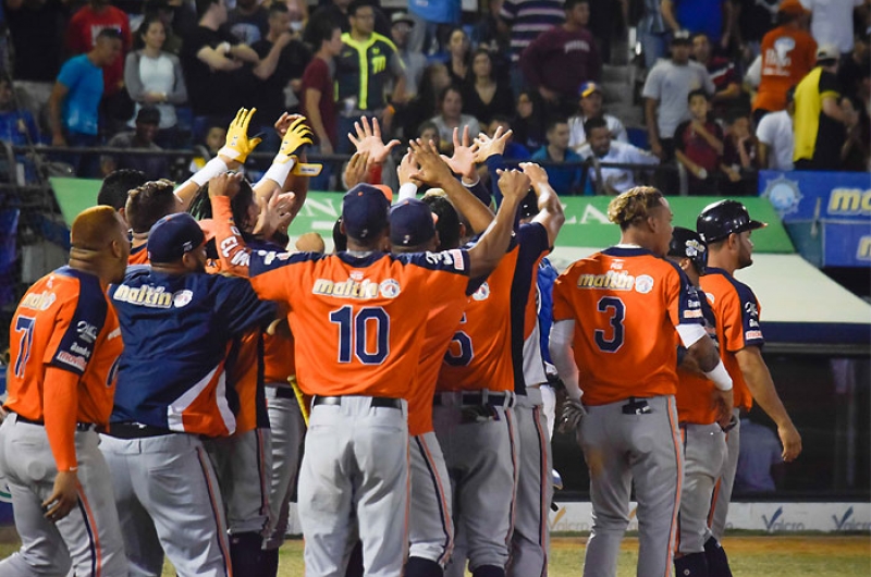 CARIBES EN SEMIFINALES