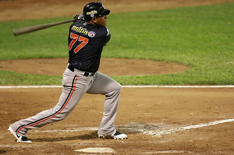 REYES CONECTÓ EL HIT 1.000 EN TRIUNFO DE CARIBES