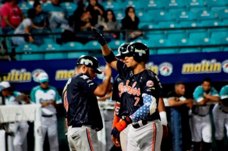 CARIBES INICIA GIRA CON VICTORIA